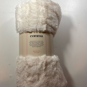 Comma Plush Throw Blanket